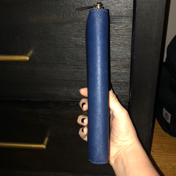 Authentic Michael Kors Leather Wallet - Picture 6 of 8